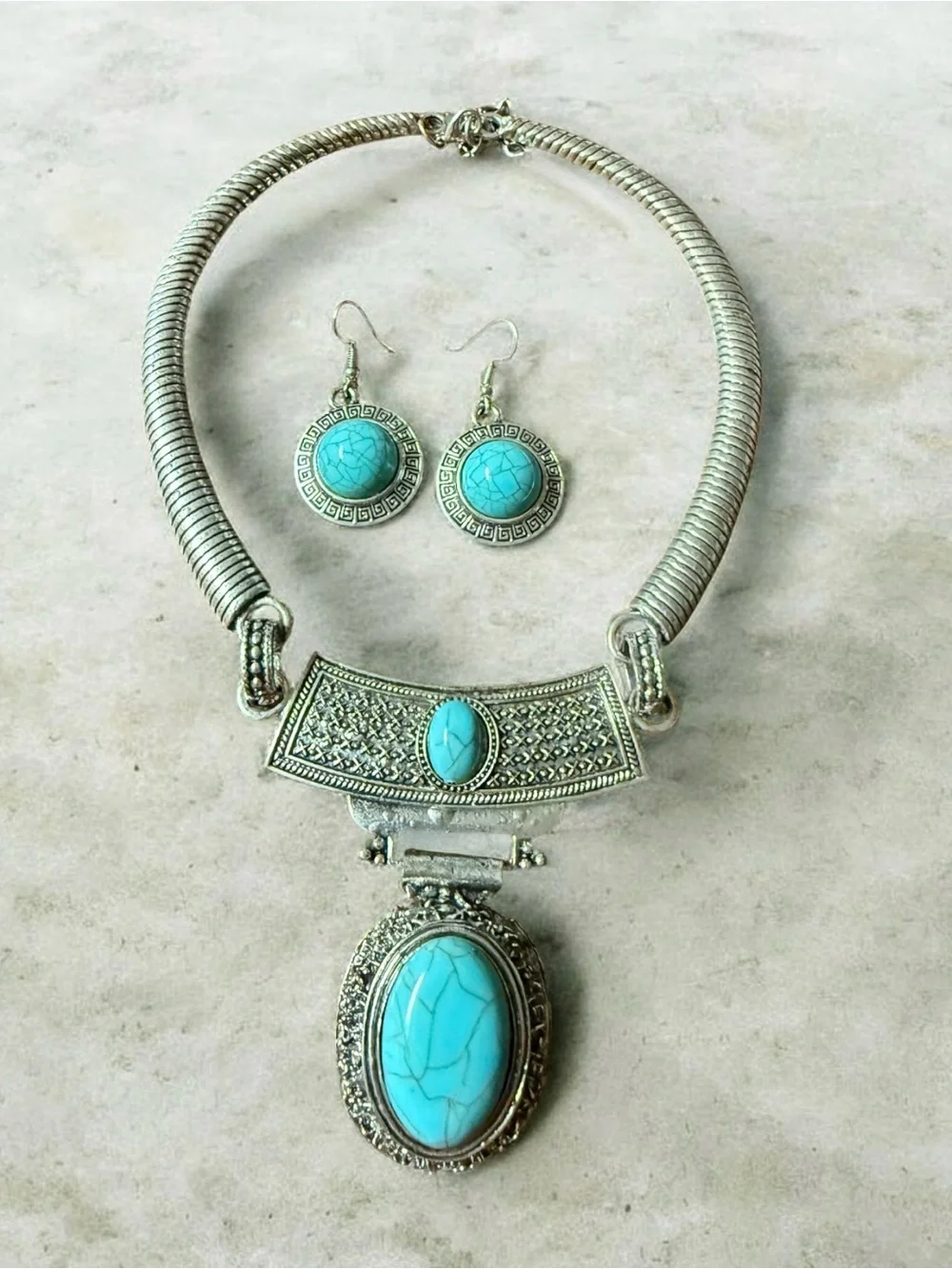 Fashion Turquoise Statement Pendant Necklace and Earrings Set - Blue